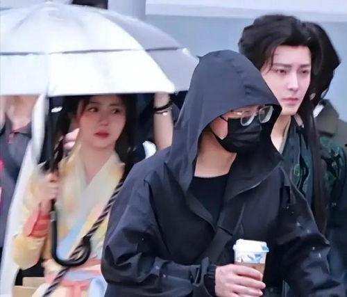 最新娱乐吃瓜爆料视频,揭秘明星幕后真相，吃瓜群众速来围观！